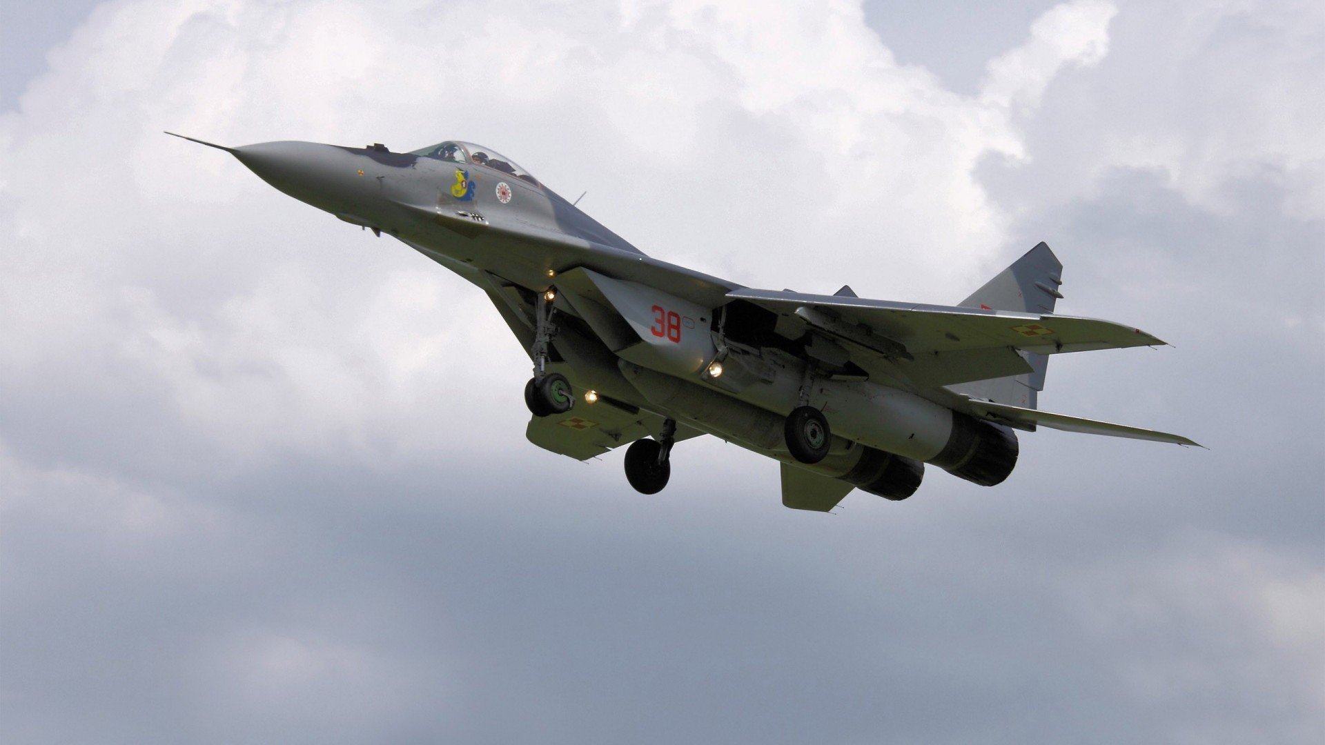 命运交叉口，当篮球的终章遇见足球的序曲