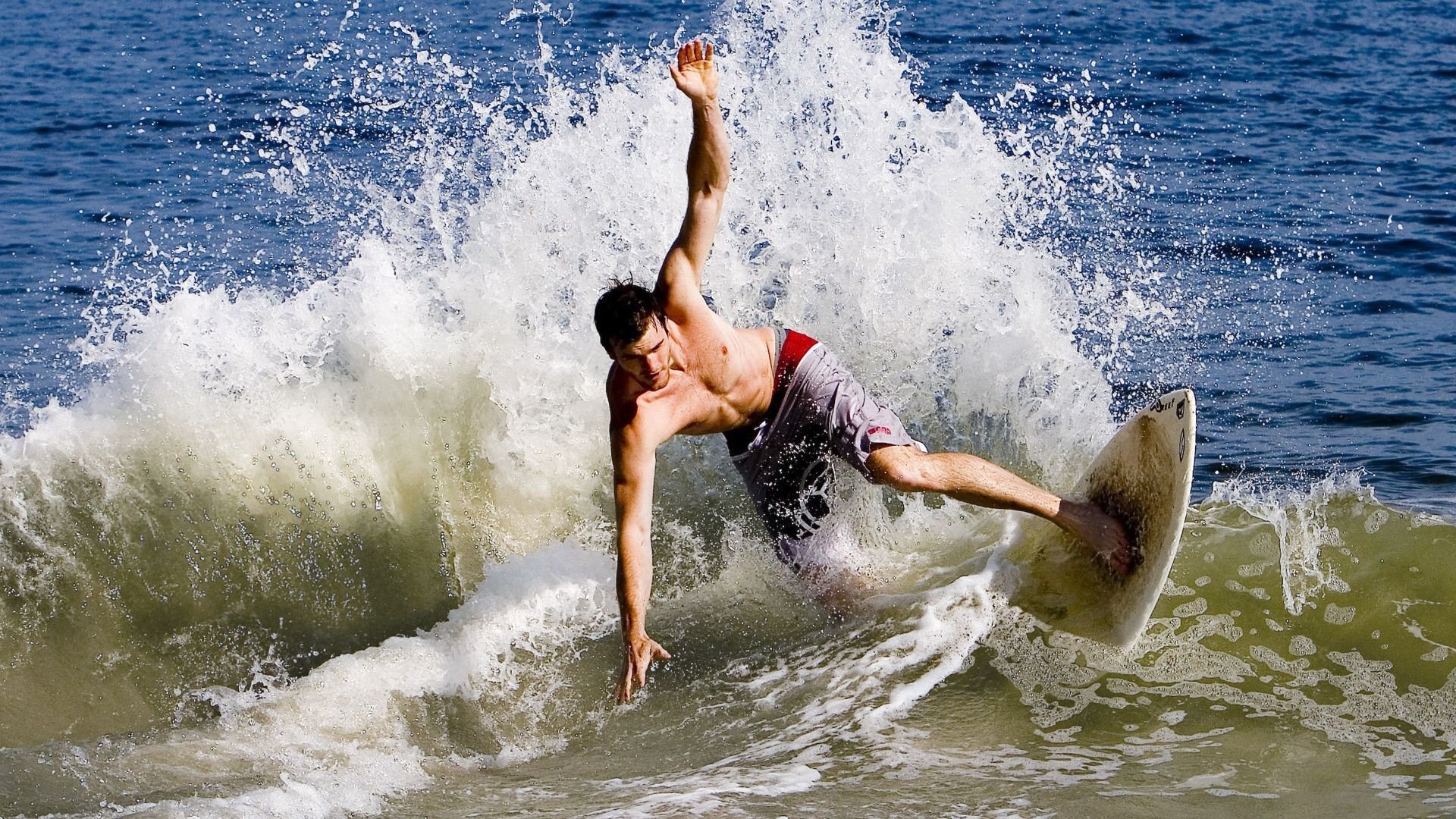 北京队钢铁防线筑就狂胜之师，福克斯化身利刃持续撕裂老鹰防线