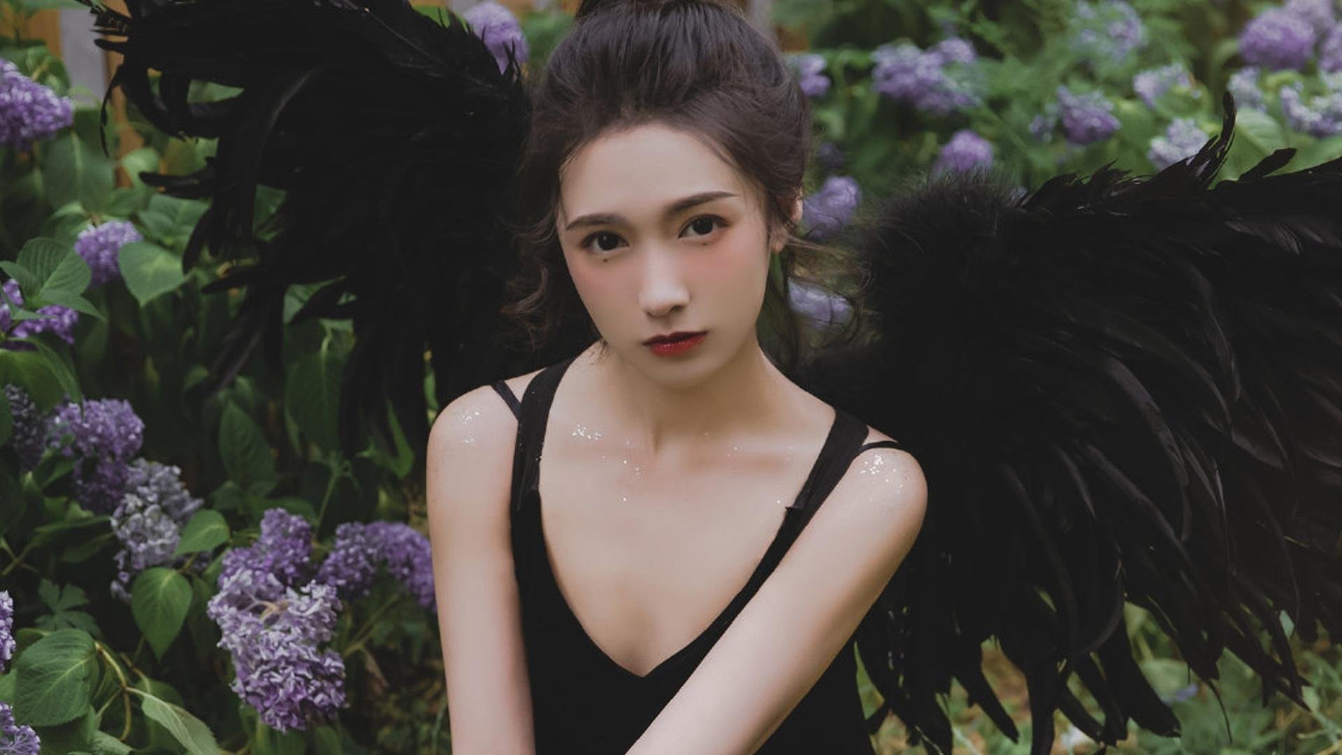 英格兰对阵加拿大，为什么说真正的隐形主角，是瑞士硬汉阿坎吉？